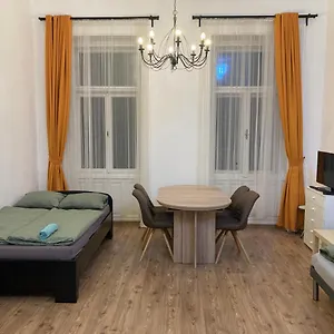 Roland Downtown - Buda Appartamento